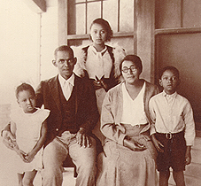 From left to right - Juanita Abernathy, Alex Jones Jr., Cornelia Jones Fairchild, Ella Gilmore Jones, Richard Cleophus Jones